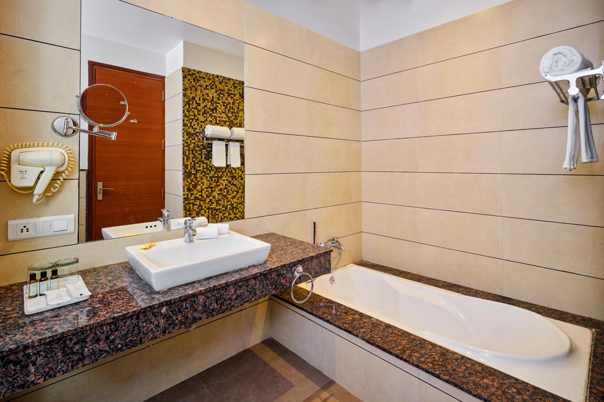 Best Western Country Woods Ambala Luaran gambar